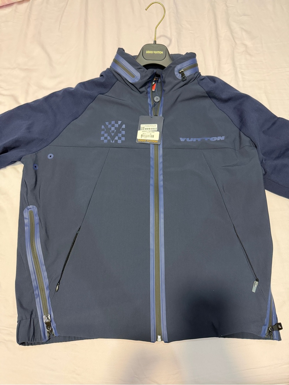 Louis Vuitton Men’s Hybrid Technical Hooded Blouson - Picture 3 of 11